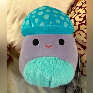 NWT Pyle the purple mushroom squishmallow